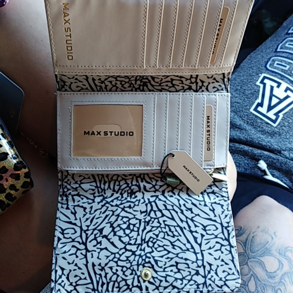 Wallet - Picture 3 of 3